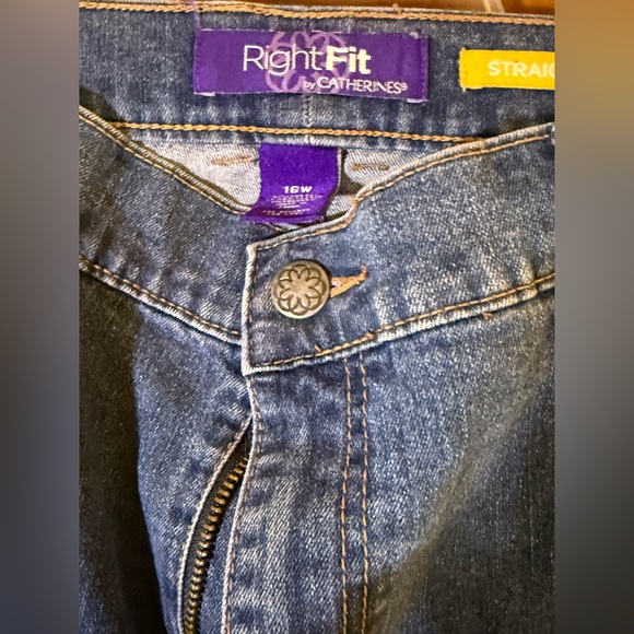 Catherines Women’s Relaxed Straight Leg Blue Jeans - Picture 4 of 6